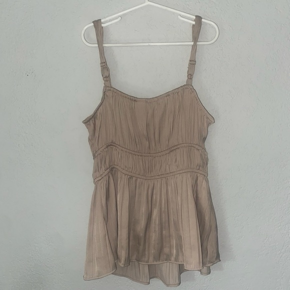 Old Navy Champagne Camisole Top - Picture 6 of 8